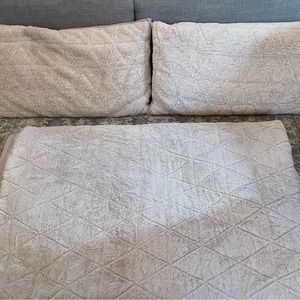 Ugg King size comforter and shams.